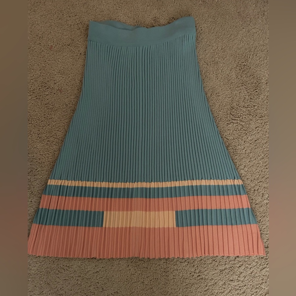 BEIGE, Size XS, Light blue and light orange below the knee